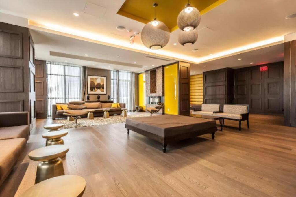 Metropolis Loft - Cn Tower Leilighet Toronto Eksteriør bilde